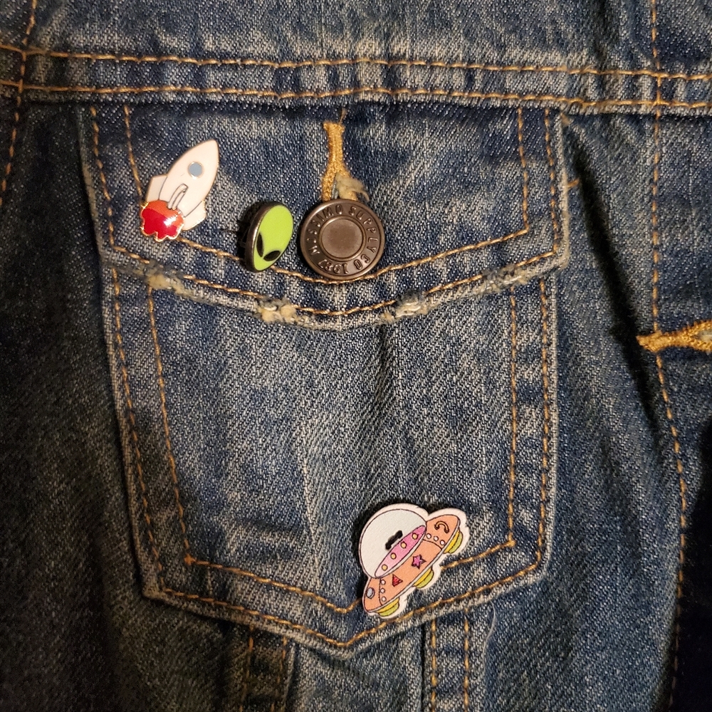 Handmade alien girl Jean jacket vest Hiss - Picture 4 of 9